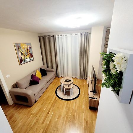 Sui' Apartment Tirana Buitenkant foto