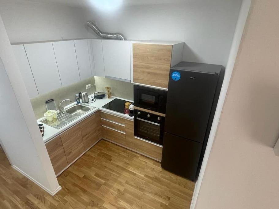 Sui' Apartment Tirana Buitenkant foto